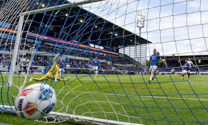 17 05 2026, xfux, Fußball 2 Bundesliga, SV Darmstadt 98 SC Paderborn 07 v l Torschuetze Torschütze Stefano Marino SC Paderborn , Marcel Schuhen SV Darmstadt 98 Goal scored, Tor zum 0 1 DFL DFB REGULATIONS PROHIBIT ANY USE OF PHOTOGRAPHS as IMAGE SEQUENCES and or QUASI VIDEO Darmstadt