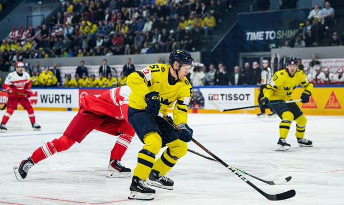 260517 Emil Heineman of Sweden during the 2026 IIHF Ice Hockey World Championship match between Denmark and Sweden on May 17, 2026 in Fribourg Photo Jesper Zerman BILDBYRAN kod JZ JZ0716 ishockey ice hockey ishockey vm 2026 vm 2026 iihf world championship danmark denmark sverige sweden bbeng  Copyright: JESPERxZERMAN BB260517JZ024