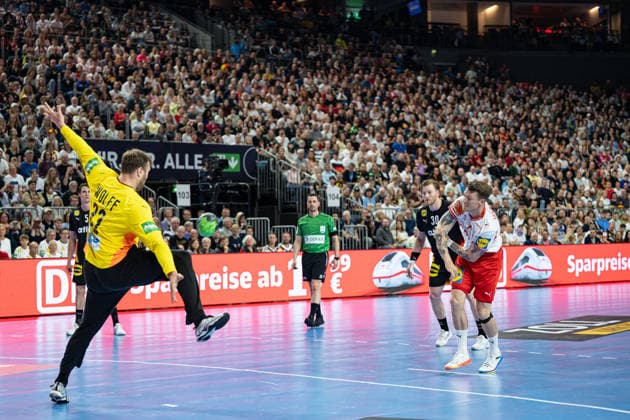Mens Handball International Match, Germany Denmark May 17, 2026 Emil Manfeldt Jakobsen Denmark, 7 , throws the 7 meter penalty against Andreas Wolff Germany Deutschland, 33 , Mens Handball International Match, Germany Denmark May 17, 2026 Copyright: xBEAUTIFULxSPORTS Erlhofx