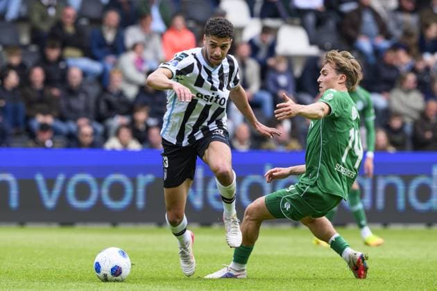 ALMELO - (lr) Jan Zamburek of Heracles Almelo, Jorg Schreuders of FC Groningen during the Dutch Eredivisie match between Heracles Almelo and FC Groningen at the Erve Asito stadium on 17 May 2026 in Almelo, the Netherlands. COR LASKER ANP Eredivisie 2025-2026 xVIxANPxSportx xxANPxIVx 558549362 originalFilename: 558549362.jpg
