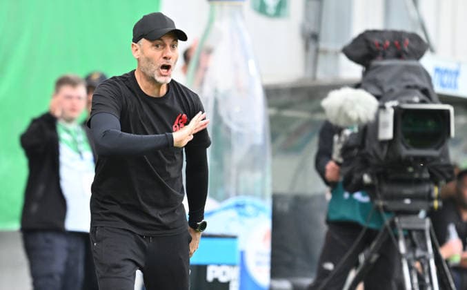 17 05 2026 Soccer Season 2025 2026 2 Soccer Bundesliga 34 Matchday SpVgg Greuther Fürth Kleeblatt Fortuna Düsseldorf Sportfoto Zink xwoxzix DFL regulations prohibit any use of photographs as image sequences and or quasi video only for editorial use Alexander Ende Head Coach Coach Fortuna Düsseldorf F95 excited