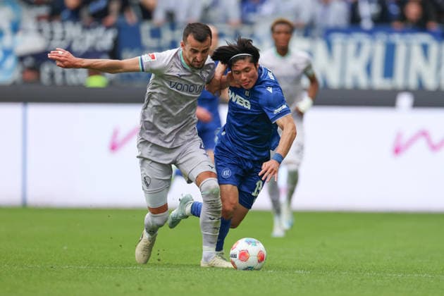 Shio Fukuda Karlsruher SC, 13 in duel with Erhan Masovic VfL Bochum, 04 , Karlsruher SC vs VfL Bochum, 2 Bundesliga, 34 Matchday, 2025 2026, 17 05 2026, DFL REGULATES PROHIBIT ANY USE OF PHOTOGRAPHS AS IMAGE SEQUENCES AND OR QUASI VIDEO, Karlsruher SC vs VfL Bochum, 2 Bundesliga, 34 Matchday, 2025 2026, 17 05 2026 Karlsruhe Copyright: xEibner-Pressefoto JanxPrihodax EP_JPA