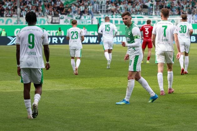 Branimir Hrgota 10 Spvgg Greuther Fuerth cheers with Noel Futkeu 9 Spvgg Greuther Fuerth after the 3 0, SpVgg Greuther Fuerth vs Fortuna Duesseldorf, Football, Men, 2 Bundesliga, DFL, Season 2025 2026, 34 Matchday, Second round, 17 05 2026 DFB regulations prohibit any use of photographs as image sequences and or quasi video Fuerth Bayern Germany Copyright: xkolbert-press MartinxAgüerax