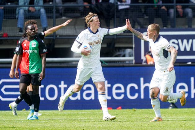 2026-05-17 N.E.C. Nijmegen v Go Ahead Eagles - Dutch Eredivisie NIJMEGEN, NETHERLANDS - MAY 17: Soren Tengstedt of Go Ahead Eagles celebrates with teammates after scoring his teams first goal during a Dutch Eredivisie at Goffertstadion on May 17, 2026 in Nijmegen, Netherlands. Nijmegen Goffertstadion Netherlands Content not available for redistribution in The Netherlands directly or indirectly through any third parties. Copyright: xJeroenxMeuwsenx