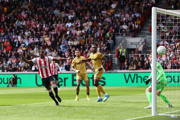Dango Ouattara of Brentford scores their sides first goal past Dean Henderson of Crystal Palace Brentford v Crystal Palace, Premier League, Football, Gtech Community Stadium, London, UK - 17 May 2026London Gtech Community Stadium United Kingdom EDITORIAL USE ONLY No use with unauthorised audio, video, data, fixture lists, club league logos or live services. Online in-match use limited to 120 images, no video emulation. No use in betting, games or single club league player publications. Copyright: xMichaelxZemanek Shutterstockx 16877452r
