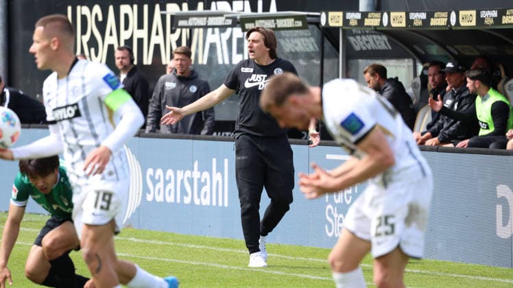 17 05 2026, xrekx, Fußball 2 Bundesliga, SV Elversberg Preußen Münster v l Vincent Wagner Trainer SV 07 Elversberg DFL DFB REGULATIONS PROHIBIT ANY USE OF PHOTOGRAPHS as IMAGE SEQUENCES and or QUASI VIDEO Elversberg