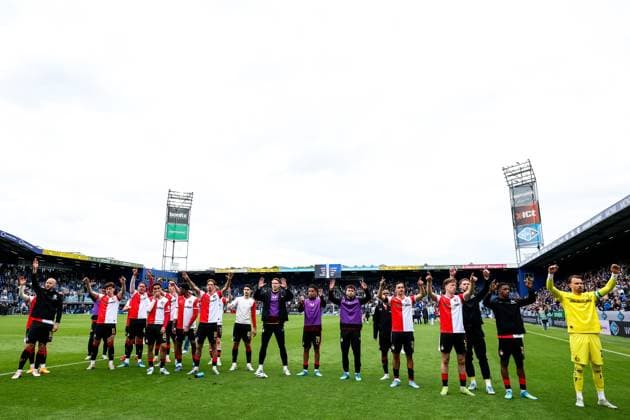 ZWOLLE, 17-05-2026 , MACÂ³PARK , season 2025 2026 , Dutch Eredivisie Football , match between PEC Zwolle and Feyenoord , picture shows Feyenoord players celebrate their team s win PEC - Feyenoord  x203760687x Copyright: