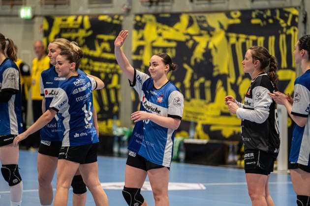 HSG Blomberg Lippe GER vs Borussia Dortmund GER Handball, 1 Handball Bundesliga Women, Final, Match 1, 17 5 2026, Season 2025 2026, Dortmund Carolin Jaron HSG Blomberg Lippe, 15 welcomes the spectators at the run-in Dortmund Sporthalle Wellinghofen Germany