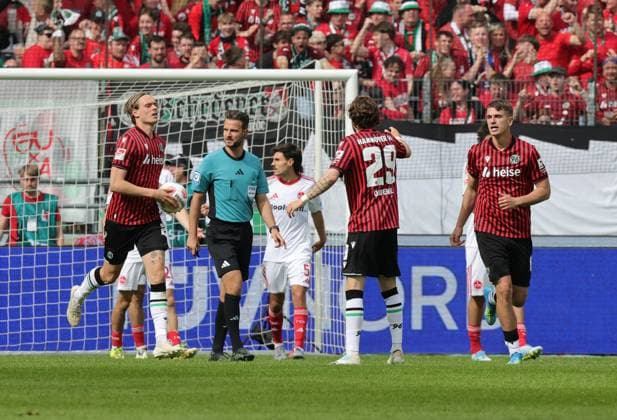 17 05 2026 Soccer season 2024 2025 2 Soccer Bundesliga 34 Matchday Hannover 96 H96 1 FC Nürnberg FCN Club Sportfoto Zink DaMa xdaxmax DFL regulations prohibit any use of photographs as image sequences and or quasi video only for editorial use Jubel Freude Torjubel nach Tor zum 3 2 Stefan Teitur Thordarson 23, Hannover 96 H96 und Mannschaft Team jubelt freut sich Torschütze Stefan Teitur Thordarson 23, Hannover 96 H96