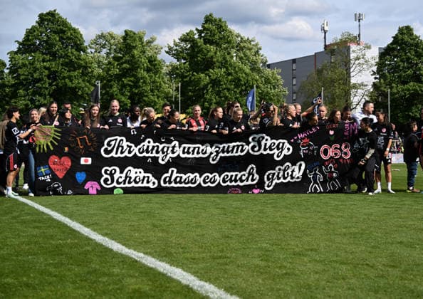 17 05 2026, xsltx, Fußball Google Pixel Frauen Bundesliga, Eintracht Frankfurt 1 FC Union Berlin v l Great jubilation at Eintracht Frankfurt after reaching the Champions League DFL DFB REGULATIONS PROHIBIT ANY USE OF PHOTOGRAPHS as IMAGE SEQUENCES and or QUASI VIDEO