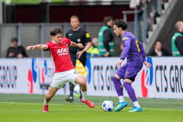 ALKMAAR , 17-05-2026 , AFAS stadium , season 2025 2026 , Dutch Eredivisie football , match between AZ and NAC Breda , Picture shows AZ player Mateo Chavez and NAC Breda player Brahim Ghalidi AZ - NAC  x203760885x Copyright: