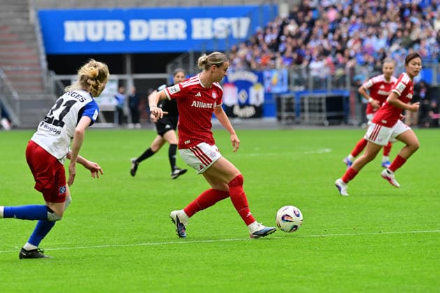 Soccer I Women I Season 2025 2026 I Bundesliga I Matchday 26 I Hamburger SV FC Bayern Munich I 17 05 2026 Klara Bühl 17, FC Bayern Munich penetrates the penalty area Hamburg Volksparkstadion Hamburg Germany Copyright: xLobeca WolfxGebhardtx