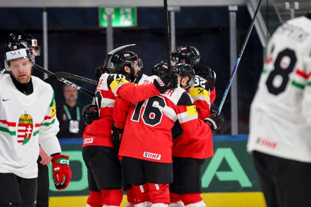 Ice hockey, Eishockey - IIHF WC 2026 ZURICH,SWITZERLAND,17.MAY.26 - ICE HOCKEY - IIHF Ice Hockey World Championship, WM, Weltmeisterschaft 2026, group stage, Austria vs Hungary. Image shows the rejoicing of team AUT.  GEPAxpictures xMaticxKlansek