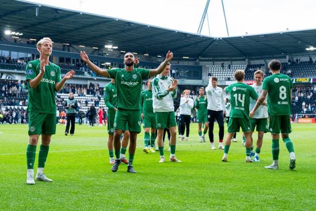 ALMELO , 17 05-2026 , Stadium Asito , season 2025 2026 , Dutch Eredivisie football , match between Heracles Almelo and FC Groningen , picture shows Groningen players celebrate in front of supporters after the match Heracles - Groningen  x203760923x Copyright: