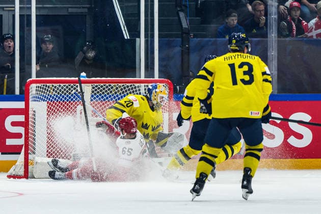 260517 Christian Wejse of Denmark and goaltender Arvid Söderblom of Sweden during the 2026 IIHF Ice Hockey World Championship match between Denmark and Sweden on May 17, 2026 in Fribourg Photo Jesper Zerman BILDBYRAN kod JZ JZ0716 ishockey ice hockey ishockey vm 2026 vm 2026 iihf world championship danmark denmark sverige sweden bbeng  Copyright: JESPERxZERMAN BB260517JZ035