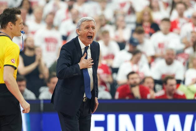 Svetislav Pesic FC Bayern Basketball, Head Coach calls, GER, FC Bayern Basketball vs Vet Concept Gladiators Trier, Basketball, easycredit Basketball Bundesliga, Playoffs, quarter-finals season 2025 2026, 17 05 2026, GER, FC Bayern Basketball vs Vet Concept Gladiators Trier, Basketball, easycredit Basketball Bundesliga, Playoffs, quarter-finals season 2025 2026, 17 05 2026 Muenchen Copyright: xEibner-Pressefoto JennixMaulx EP_JML