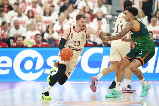 Andreas Obst FC Bayern Basketball, 13 with ball with Nolan Adekunle Vet Concept Gladiators Trier, 22 , GER, FC Bayern Basketball vs Vet Concept Gladiators Trier, Basketball, easycredit Basketball Bundesliga, Playoffs, Quarterfinals Season 2025 2026, 17 05 2026, GER, FC Bayern Basketball vs Vet Concept Gladiators Trier, Basketball, easycredit Basketball Bundesliga, Playoffs, Quarterfinals Season 2025 2026, 17 05 2026 Muenchen Copyright: xEibner-Pressefoto JennixMaulx EP_JML