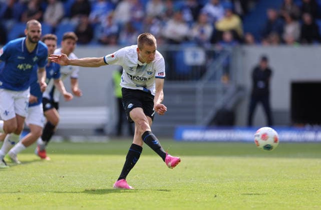 16 05 2026, Soccer 2 Bundesliga, SV Darmstadt 98 SC Paderborn, v l , Filip Bilbija SC Paderborn fails with penalty kick at goalkeeper Marcel Schuhen SV Darmstadt 98 DFL DFB REGULATIONS PROHIBIT ANY USE OF PHOTOGRAPHS AS IMAGE SEQUENCES AND OR QUASI VIDEO xdcx Copyright: HMBxMedia Claus