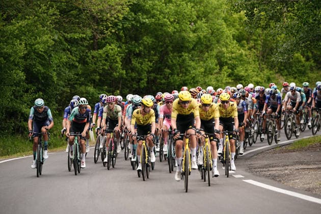 The pack rides with Portugal™s Afonso Oliveira Eulalio of Bahrain Victorious pink jersey during Stage 9 of the Giro d™Italia from Cervia to Corno alle Scale, Italy, Sunday May 17, 2026.  Copyright: xMarcoxAlpozzi LaPressex