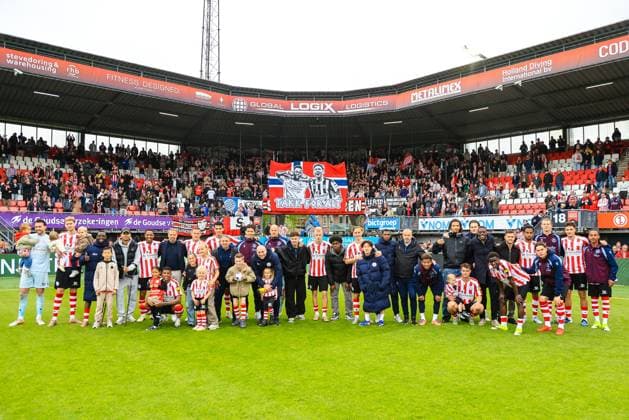 ROTTERDAM , 17-05-2026. Stadion Het Kasteel , season 2025 2026 , Dutch , eredivisie , match between Sparta and Excelsior, picture shows, Sparta elftal neemt afscheid met de Sparta Supporters Sparta - Excelsior  x203761084x Copyright: