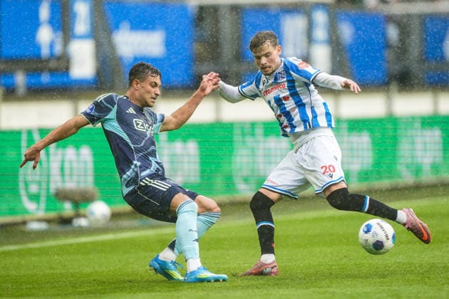 2026-05-17 SC Heerenveen v AFC Ajax - Dutch Vriendenloterij Eredivisie HEERENVEEN, NETHERLANDS - MAY 17: Lucas Rosa of Ajax, Jacob Trenskow of SC Heerenveen during the Dutch Vriendenloterij Eredivisie match between SC Heerenveen and AFC Ajax at Abe Lenstra Stadion on May 17, 2026 in Heerenveen, Netherlands. Heerenveen Abe Lenstra Stadion Netherlands Content not available for redistribution in The Netherlands directly or indirectly through any third parties. Copyright: xAndrexWeeningx