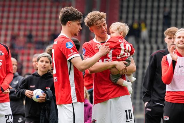 ALKMAAR , 17-05-2026 , AFAS stadium , season 2025 2026 , Dutch Eredivisie football , match between AZ and NAC Breda , Picture shows after the match AZ player Wouter Goes and AZ player Sven Mijnans AZ - NAC  x203761115x Copyright: