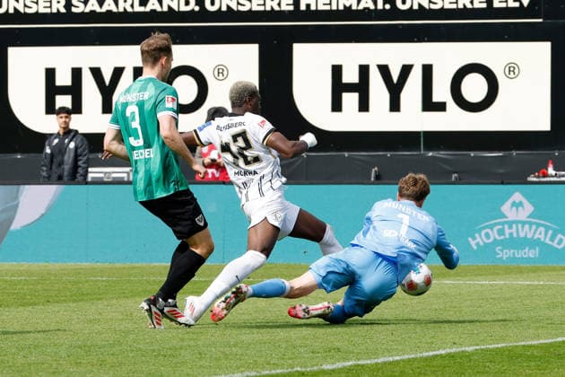 17 05 2026, xjrdrx, Fußball 2 Bundesliga, SV Elversberg Preußen Münster v l David Mokwa SV Elversberg Johannes Schenk Preussen Muenster Zweikampf, Aktion, action, battle for the ball DFL DFB REGULATIONS PROHIBIT ANY USE OF PHOTOGRAPHS as IMAGE SEQUENCES and or QUASI VIDEO Elversberg