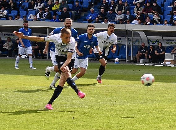 17 05 2026, xhbx, Fußball 2 Bundesliga, SV Darmstadt 98 SC Paderborn 07 v l Filip Bilbija SC Paderborn 07 Elfmeter DFL DFB REGULATIONS PROHIBIT ANY USE OF PHOTOGRAPHS as IMAGE SEQUENCES and or QUASI VIDEO Darmstadt