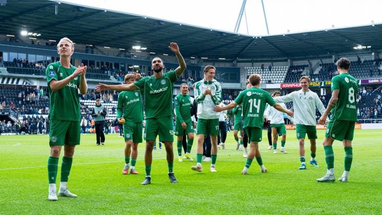 ALMELO , 17 05-2026 , Stadium Asito , season 2025 2026 , Dutch Eredivisie football , match between Heracles Almelo and FC Groningen , picture shows Groningen players celebrate in front of supporters after the match Heracles - Groningen  x203761209x Copyright: