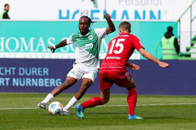 Noel Futkeu 9 Spvgg Greuther Fuerth vs Tim Oberdorf 15 Fortuna Duesseldorf in action, SpVgg Greuther Fuerth vs Fortuna Duesseldorf, Football, Men, 2 Bundesliga, DFL, Saison 2025 2026, 34 Spieltag, Rueckrunde, 17 05 2026 DFB regulations prohibit any use of photographs as image sequences and or quasi video Fuerth Bayern Germany Copyright: xkolbert-press MartinxAgüerax