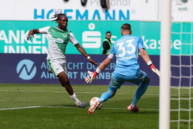Noel Futkeu 9 Spvgg Greuther Fuerth in action against Florian Kastenmeier 33 Fortuna Duesseldorf , SpVgg Greuther Fuerth vs Fortuna Duesseldorf, Fußball, Maenner, 2 Bundesliga, DFL, Saison 2025 2026, 34 Spieltag, Rueckrunde, 17 05 2026 DFB regulations prohibit any use of photographs as image sequences and or quasi video Fuerth Bayern Deutschland Copyright: xkolbert-press MartinxAgüerax