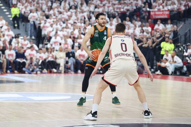 Clay Guillozet Vet Concept Gladiators Trier, 04 with ball, with Nenad Dimitrijevic FC Bayern Basketball, 00 , GER, FC Bayern Basketball vs Vet Concept Gladiators Trier, Basketball, easycredit Basketball Bundesliga, Playoffs, quarterfinals season 2025 2026, 17 05 2026, GER, FC Bayern Basketball vs Vet Concept Gladiators Trier, Basketball, easycredit Basketball Bundesliga, Playoffs, quarterfinals season 2025 2026, 17 05 2026 Muenchen Copyright: xEibner-Pressefoto JennixMaulx EP_JML