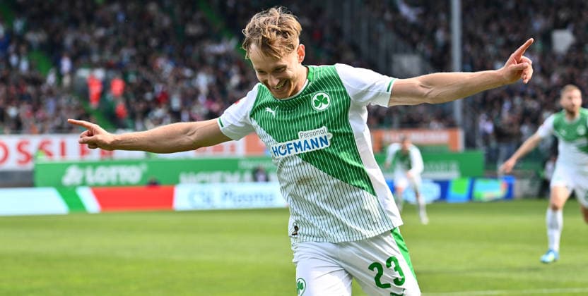 17 05 2026 Soccer Season 2025 2026 2 Soccer Bundesliga 34 Matchday SpVgg Greuther Fürth Kleeblatt Fortuna Düsseldorf Sportfoto Zink xwoxzix DFL regulations prohibit any use of photographs as image sequences and or quasi video only for editorial use Jannik Dehm 23, SpVgg Greuther Fürth Jubel Freude