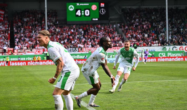 17 05 2026 Soccer Season 2025 2026 2 Soccer Bundesliga 34 Matchday SpVgg Greuther Fürth Kleeblatt Fortuna Düsseldorf Sportfoto Zink xwoxzix DFL regulations prohibit any use of photographs as image sequences and or quasi video only for editorial use Felix Klaus 30, SpVgg Greuther Fürth Noel Futkeu 9, SpVgg Greuther Fürth Jan Elvedi 15, SpVgg Greuther Fürth premature goal celebration jubilation joy hit goal goal shot disallowed due to offside after video evidence VAR