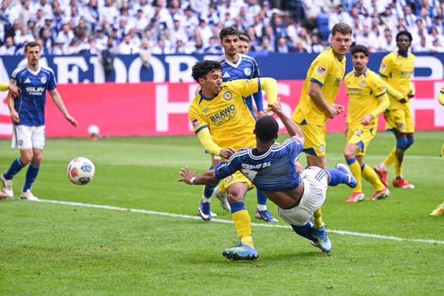 17 05 2026, Football, 2 Bundesliga, Season 2025 2026, Matchday 34, FC Schalke 04 Eintracht Braunschweig, Goal chance Moussa Sylla FC Schalke 04 xRHR PHOTO YYx Copyright: KROEGER RHR-FOTOx RHR-FOTO YY