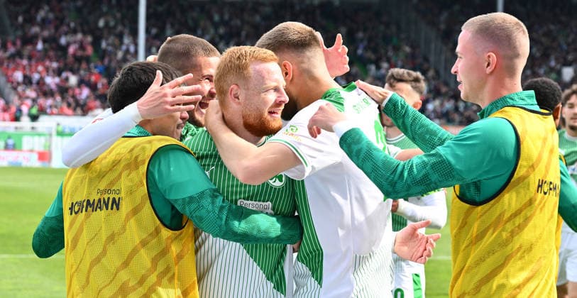 17 05 2026 Soccer Season 2025 2026 2 Soccer Bundesliga 34 Matchday SpVgg Greuther Fürth Kleeblatt Fortuna Düsseldorf Sportfoto Zink xwoxzix DFL regulations prohibit any use of photographs as image sequences and or quasi video only for editorial use Paul Will 13, SpVgg Greuther Fürth and Mannschaft Team Jubel Freude