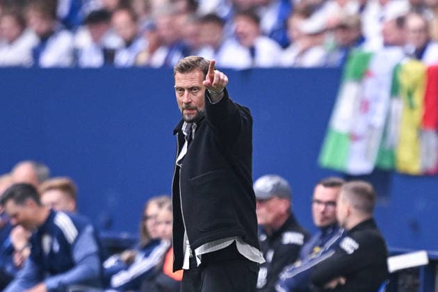 17 05 2026, Football, 2 Bundesliga, Season 2025 2026, Matchday 34, FC Schalke 04 Eintracht Braunschweig, Coach Lars Kronetka Eintracht Braunschweig xRHR PHOTO YYx Copyright: KROEGER RHR-FOTOx RHR-FOTO YY