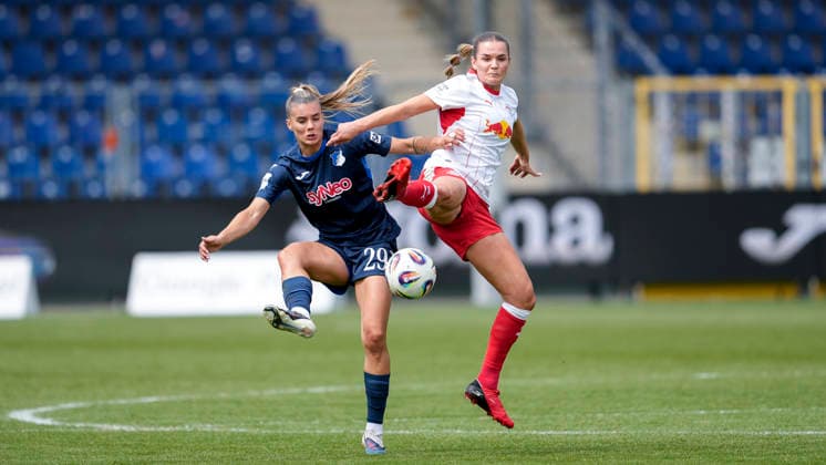 v li Selina Cerci TSG, 29 , Andrea Norheim RBL, 3 , duel, duel, tackle, tackling, dynamics, action, action, 17 05 2026, Sinsheim Hoffenheim Germany , Football, Google Pixel Women Bundesliga, TSG 1899 Hoffenheim RB Leipzig, DFB DFL REGULATIONS PROHIBIT ANY USE OF PHOTOGRAPHS AS IMAGE SEQUENCES AND OR QUASI VIDEO xozx