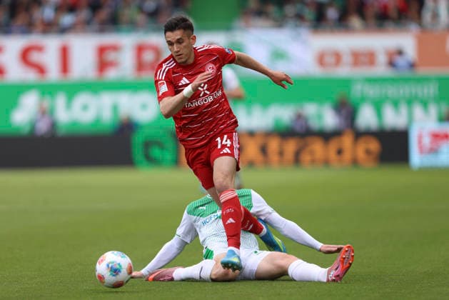 Sotiris Alexandropoulos Fortuna Düsseldorf and Paul Will SpVgg Greuther Fürth battle for the ball during the 2 Bundesliga match between SpVgg Greuther Fürth and Fortuna Düsseldorf, Sportpark Ronhof Thomas Sommer on May 17, 2026 in Fürth, Germany Photo by Oliver Kaelke DeFodi Images Sotiris Alexandropoulos Fortuna Düsseldorf and Paul Will SpVgg Greuther Fürth battle for the ball during the 2 Bundesliga match between SpVgg Greuther Fürth and Fortuna Düsseldorf at Sportpark Ronhof Thomas Sommer on May 17, 2026 in Fürth, Germany Photo by Oliver Kaelke DeFodi Images Photo by Oliver Kaelke DeFodi Images