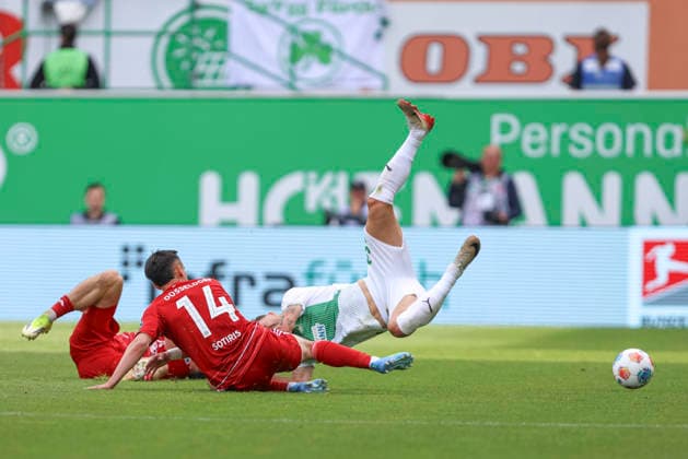 Sotiris Alexandropoulos Fortuna Düsseldorf and Felix Klaus SpVgg Greuther Fürth battle for the ball during the 2 Bundesliga match between SpVgg Greuther Fürth and Fortuna Düsseldorf, Sportpark Ronhof Thomas Sommer on May 17, 2026 in Fürth, Germany Photo by Oliver Kaelke DeFodi Images Sotiris Alexandropoulos Fortuna Düsseldorf and Felix Klaus SpVgg Greuther Fürth battle for the ball during the 2 Bundesliga match between SpVgg Greuther Fürth and Fortuna Düsseldorf at Sportpark Ronhof Thomas Sommer on May 17, 2026 in Fürth, Germany Photo by Oliver Kaelke DeFodi Images Photo by Oliver Kaelke DeFodi Images