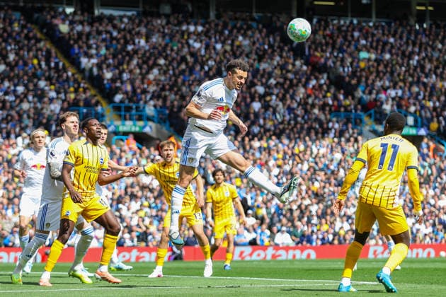 Leeds United v Brighton & Hove Albion, Premier League Ethan Ampadu Of Leeds United heads the ball clear during the Leeds United v Brighton & Hove Albion Premier League match at Elland Road, Leeds, England on 17 May 2026 Credit: Lee Keuneke Every Second Media Editorial use only. All images are copyright Every Second Media Limited. No images may be reproduced without prior permission. All rights reserved. Premier League and Football League images are subject to licensing agreements with Football DataCo Limited. see https: www.football-dataco.com Copyright: xIMAGO EveryxSecondxMediax ESM-1999-0086 LeexKeunekex xEveryxSecondxMediax
