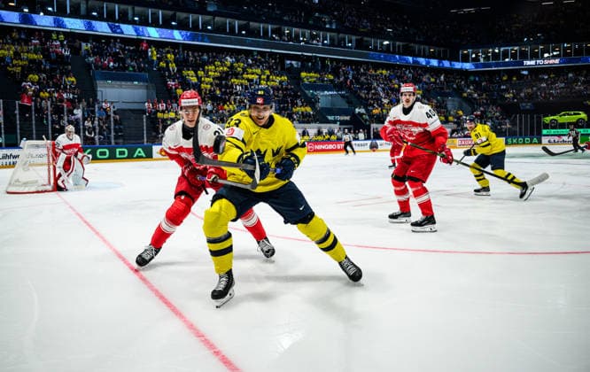 260517 Kasper Larsen of Denmark and Jakob Silfverberg of Sweden during the 2026 IIHF Ice Hockey World Championship match between Denmark and Sweden on May 17, 2026 in Fribourg Photo Jesper Zerman BILDBYRAN kod JZ JZ0716 ishockey ice hockey ishockey vm 2026 vm 2026 iihf world championship danmark denmark sverige sweden bbeng  Copyright: JESPERxZERMAN BB260517JZ049