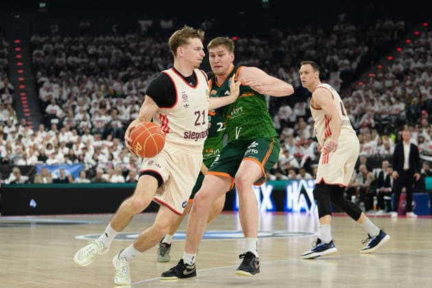 Basketball, easy Credit BBL, 20260517, FC Bayern Munich Vet Concept Gladiators Trier Pictured from l Justus HOLLATZ Bayern, 21 , Marten LINßEN Trier, 12 Munich SAP Garden Bayern Germany Copyright: Passion2Press.dex xMarkusxFischex