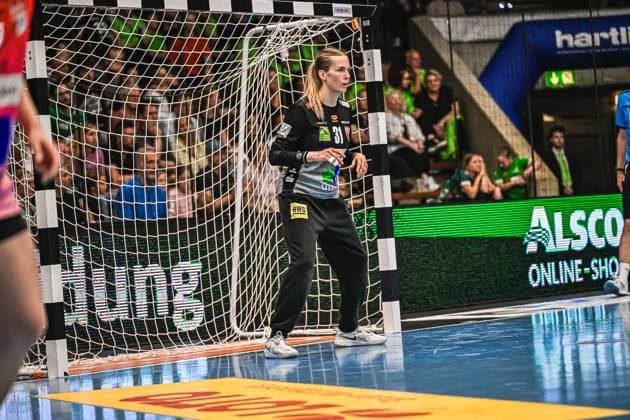Scene with 31 Frisch auf Göppingen women in the EWS Arena Goalkeeper 31 Frisch auf Göppingen women in action Copyright: xspeedshotx