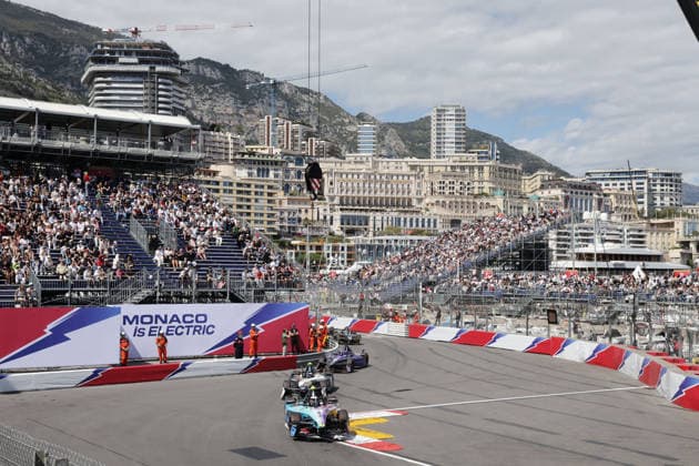 Dan Ticktum GBR Cupra Kiro leads the FE driver field into the swimming pool chicane, Race 2, FIA Formula E World Championship Season 12, Monaco E Prix, MonteCarlo, MC, 17 05 2026, FE