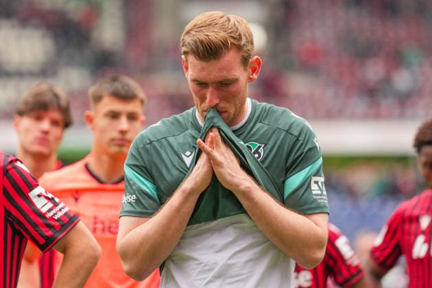 17 05 2026, xydrx, Herren, Fußball, 2 Bundesliga, Hannover 96 1 FC Nürnberg, Saison 2025 2026, Heinz von Heiden Arena Leo Weinkauf Hannover 96, 30 enttäuscht nach dem Spiel DFB regulations prohibit any use of photographs as image sequences and or quasi video Copyright: HMBxMedia YannisxDreimann