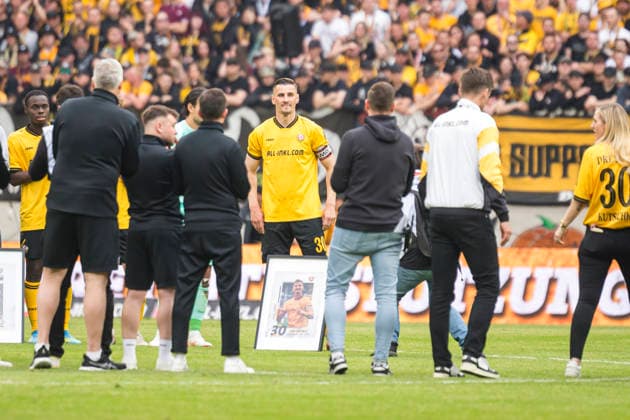 17 05 2026, xomx, Soccer 2 Bundesliga, Dynamo Dresden Holstein Kiel v l The game is over and done cheers at SGD farewell Stefan Kutschke Dynamo Dresden DFL DFB REGULATIONS PROHIBIT ANY USE OF PHOTOGRAPHS as IMAGE SEQUENCES and or QUASI VIDEO Dresden