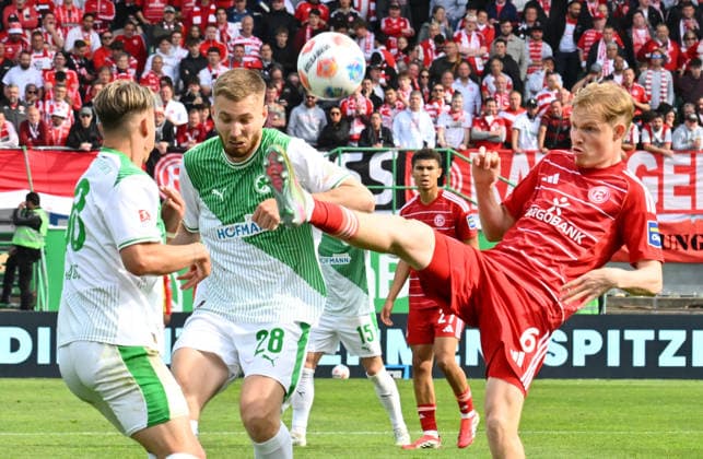 17 05 2026 Soccer Season 2025 2026 2 Soccer Bundesliga 34 Matchday SpVgg Greuther Fürth Kleeblatt Fortuna Düsseldorf Sportfoto Zink xwoxzix DFL regulations prohibit any use of photographs as image sequences and or quasi video only for editorial use Felix Klaus 30, SpVgg Greuther Fürth Doni Edon Arifi 28, SpVgg Greuther Fürth Tim Breithaupt 6, Fortuna Düsseldorf F95