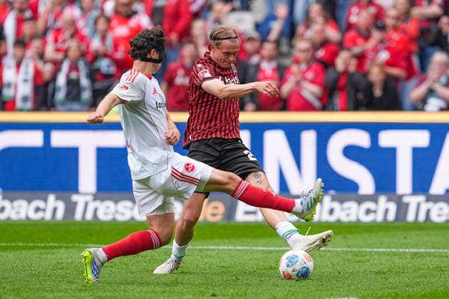 17 05 2026, xydrx, Herren, Fußball, 2 Bundesliga, Hannover 96 1 FC Nürnberg, Saison 2025 2026, Heinz von Heiden Arena Fabio Gruber 1 FC Nürnberg, 4 im Zweikampf gegen Stefan Teitur Thordarson Hannover 96, 23 DFB regulations prohibit any use of photographs as image sequences and or quasi video Copyright: HMBxMedia YannisxDreimann
