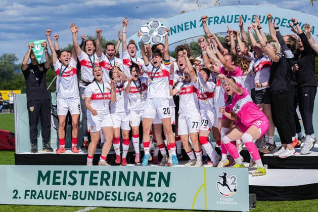 2 Frauen Bundesliga SC Sand vs VfB Stuttgart, 17 05 2026 The VfB Stuttgart team at the championship celebration and holding up the trophy 2 Frauen Bundesliga SC Sand vs VfB Stuttgart, Adams Arena SC Sand, 17 05 2026 DFB DFL REGULATIONS PROHIBIT ANY USE OF PHOTOGRAPHS AS IMAGE SEQUENCES AND OR QUASI VIDEO Copyright: xBEAUTIFULxSPORTS Boscox